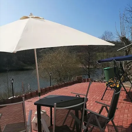 Direkt am See Gartenapartment mit Bad Waldeck (Hessen)