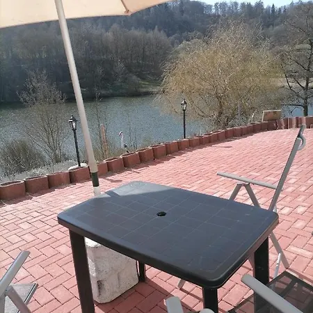Direkt am See Gartenapartment mit Bad Gasthuis