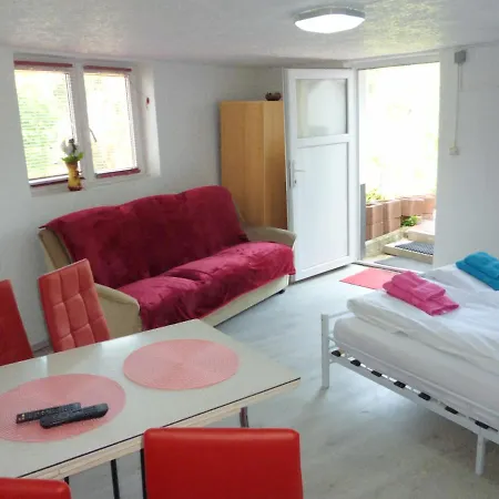 Gasthuis Direkt am See Gartenapartment mit Bad *