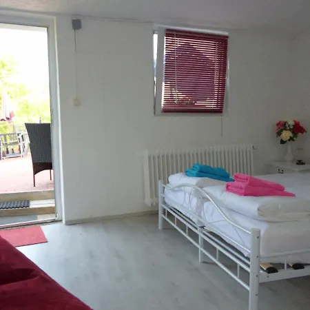 Direkt am See Gartenapartment mit Bad Waldeck (Hessen)